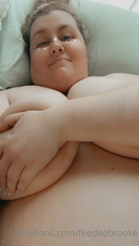 feedeebrooke pretty model pic