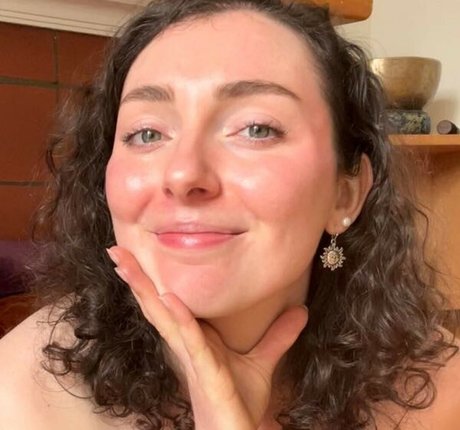 Bianca petals porn model image