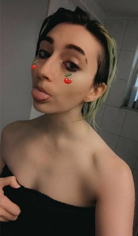 deviouslilwolf porn model images