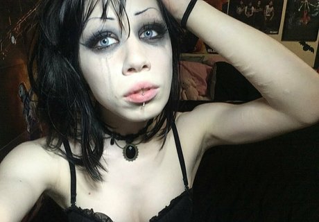 cameltoe onlyfans pornographic images