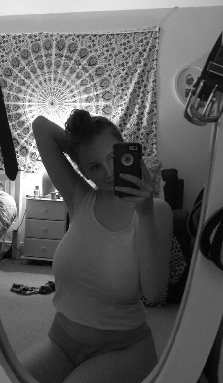 Katie O model nudes pics