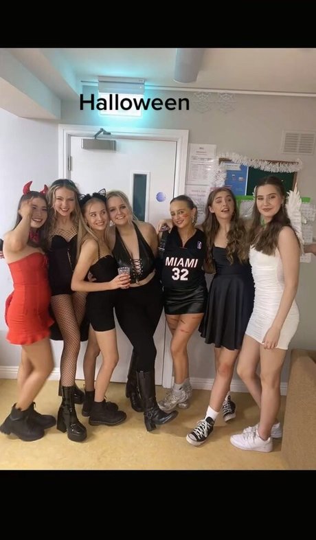 Katie O erotic model pics