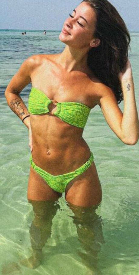 Bitty 01 hot star photos