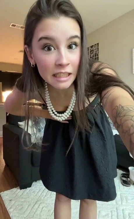 blonde babe onlyfans sexy nude pics