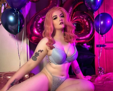 Smmi Dm porn model pic