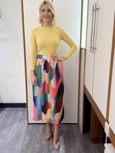 Holly Willoughby top star photo