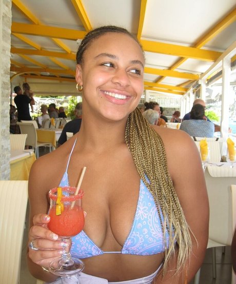 Nia Siux art actress galleries