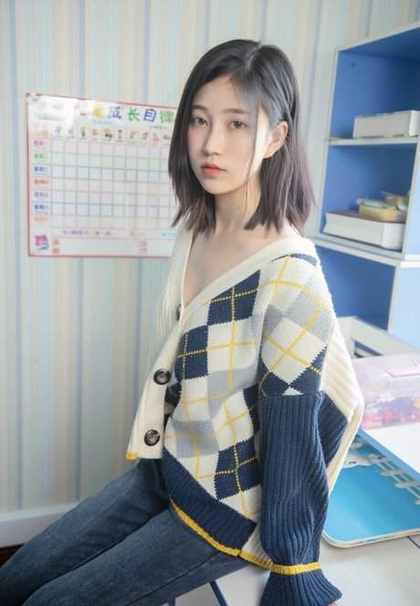 nnian_ nudes model image