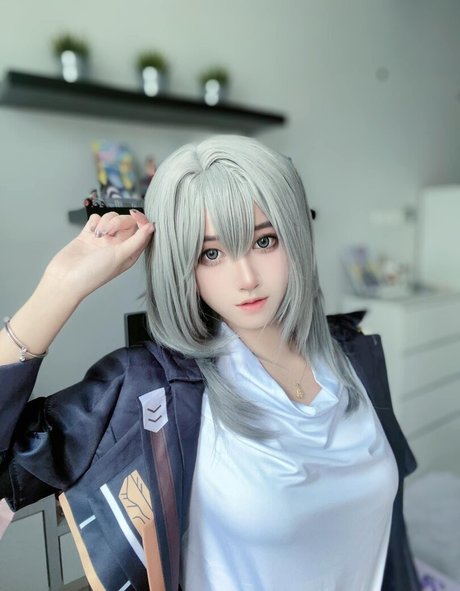 Arisa Cosplay model nude picture