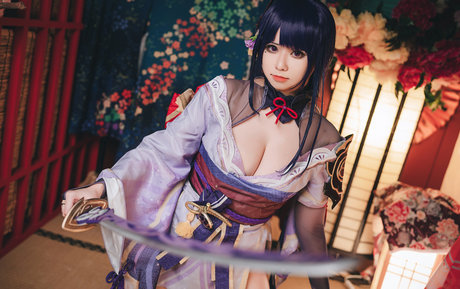 Soraqq hot actress photos