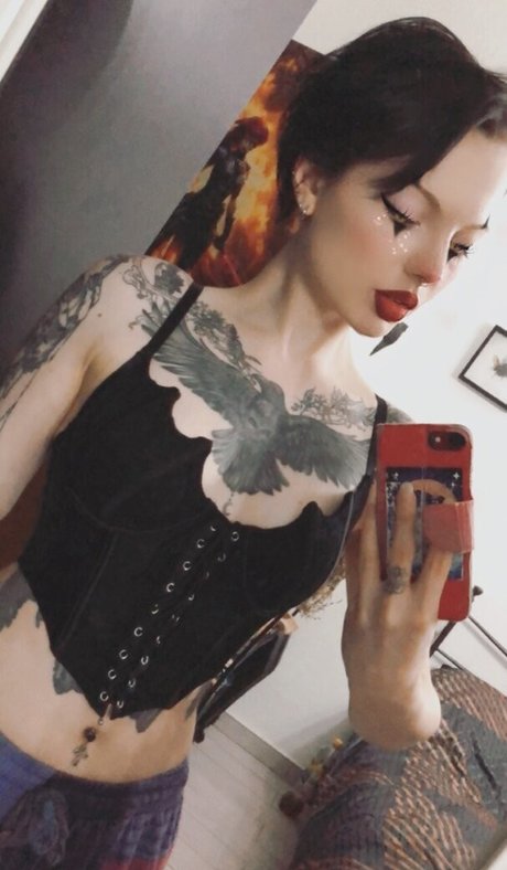 Faerie Blossom porn actress pic