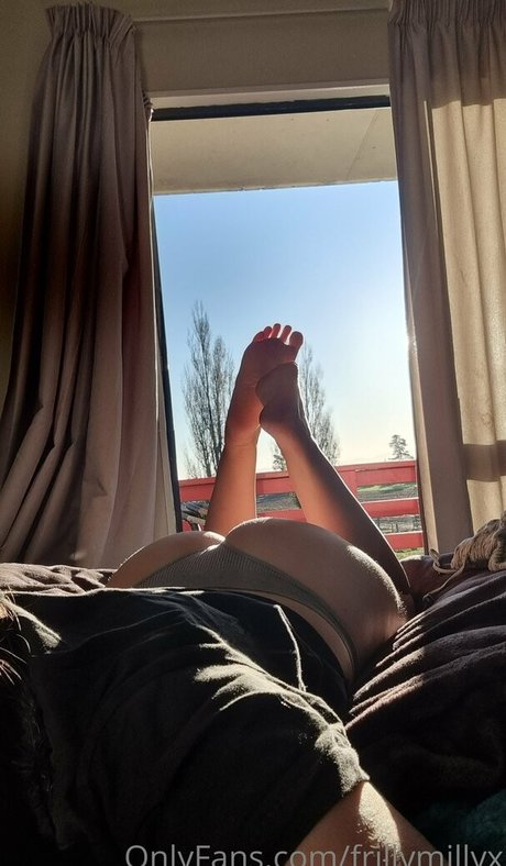 frillymillyx star best picture