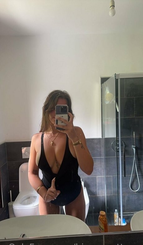 Biancasuttonn model nude archive