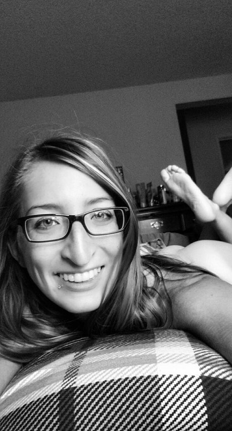 Chivettes Gone Wild model porn photo