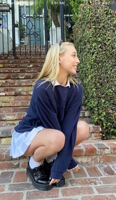 Emma Chamberlain pretty pornstar images