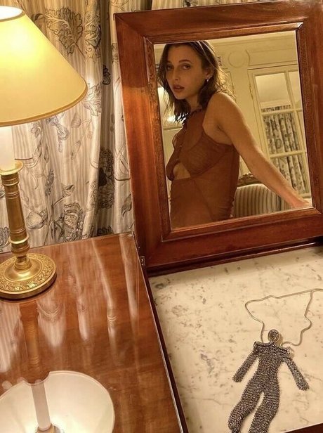 Emma Chamberlain star top img