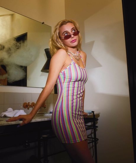 Emma Chamberlain erotic model photo