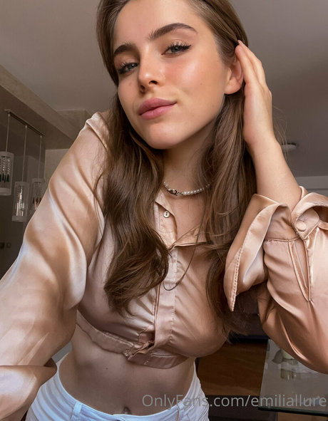 Emiliallure free pornstar pictures