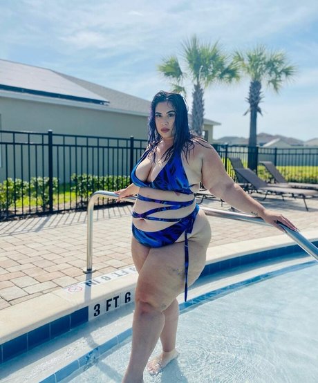 Alie Baba pretty actress images