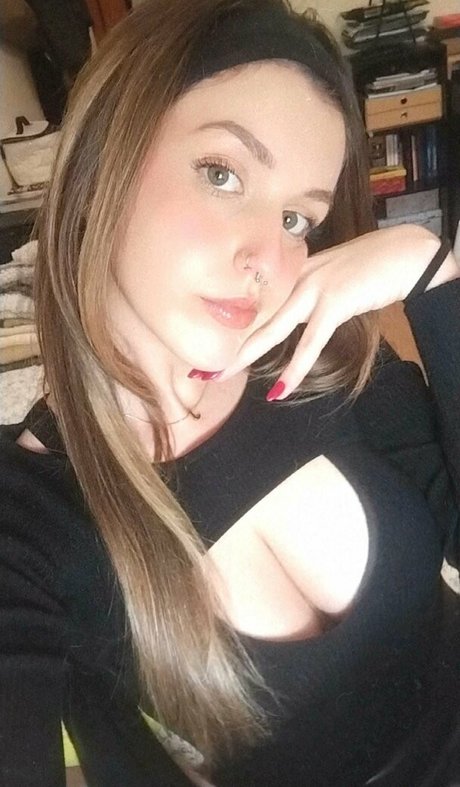 Ana Esteves nude model img