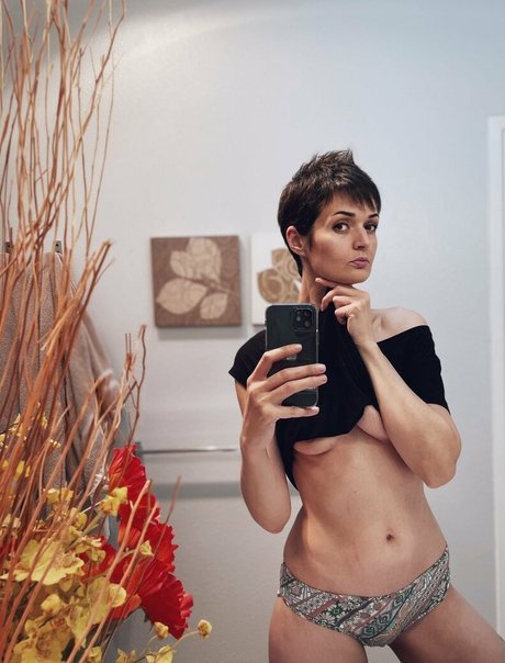 Masha nova model naked photo