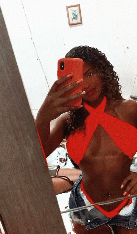 ynaraabb nude model img