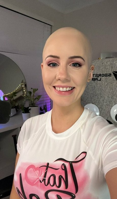 Nalopia model perfect picture