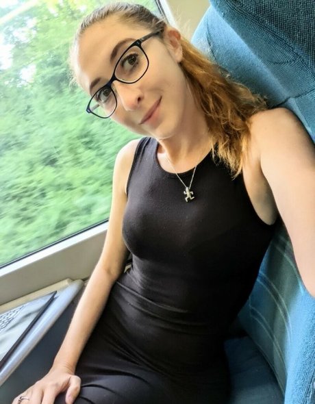 Ellie Hayden pornstar pretty img