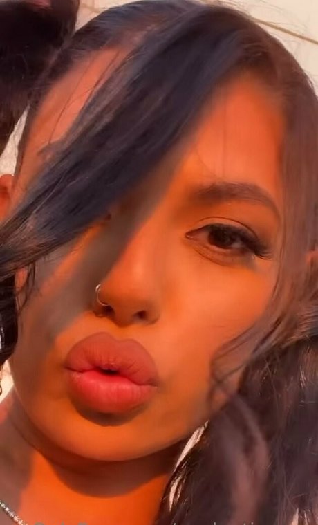 Gina Valentina naked actress pic