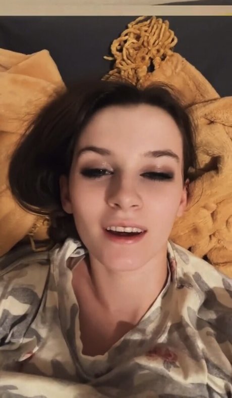 izassassin sexy actress archive