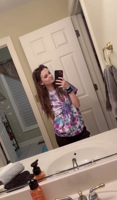 izassassin nudes star pictures