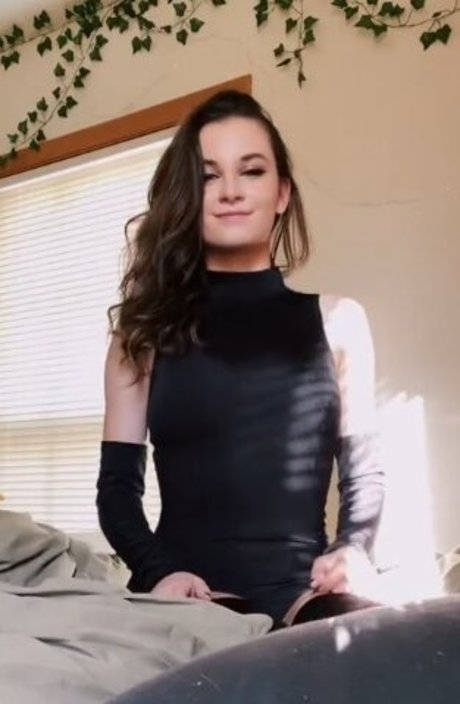 izassassin model perfect img