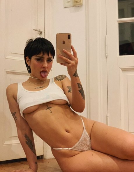 Belenegri star free galleries