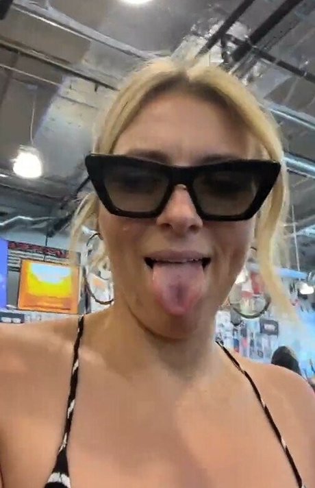 Annie Lederman high quality star images