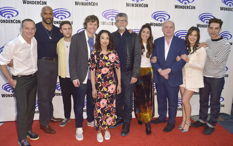 Elizabeth Henstridge porn actress gallery