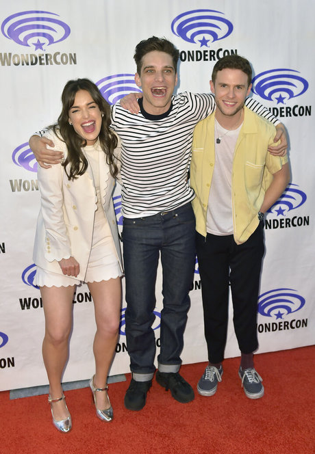 Elizabeth Henstridge hd actress photo