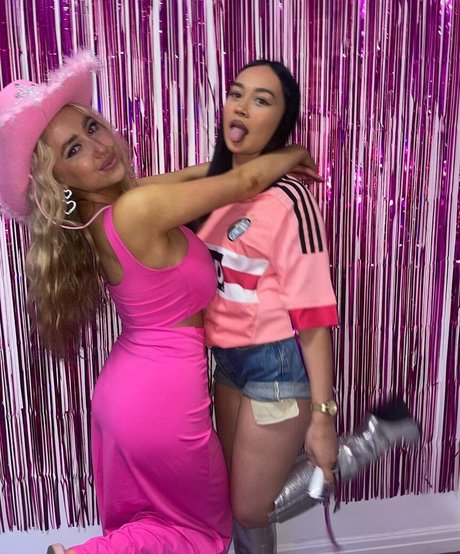 Faye Hanson xxx model galleries