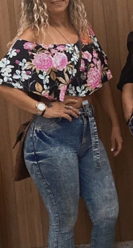 thick milf onlyfans nudes images