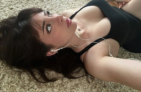 Littlelivbug sexy actress galleries