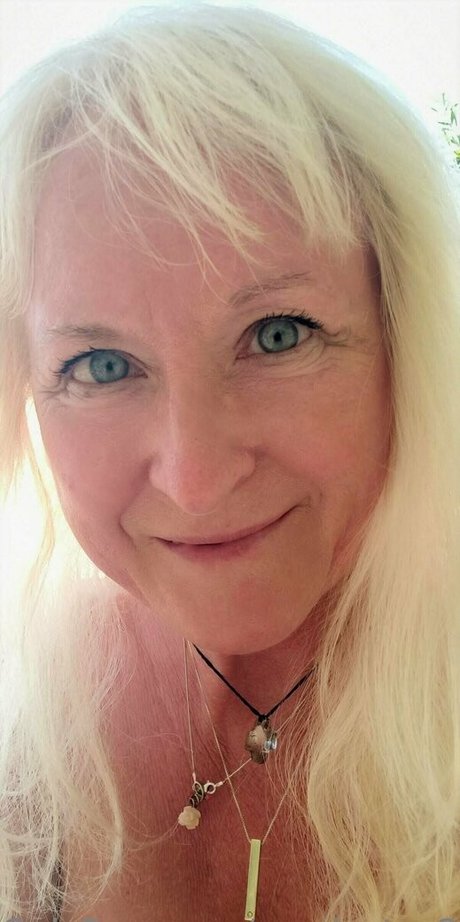 monicutex2 star free pics