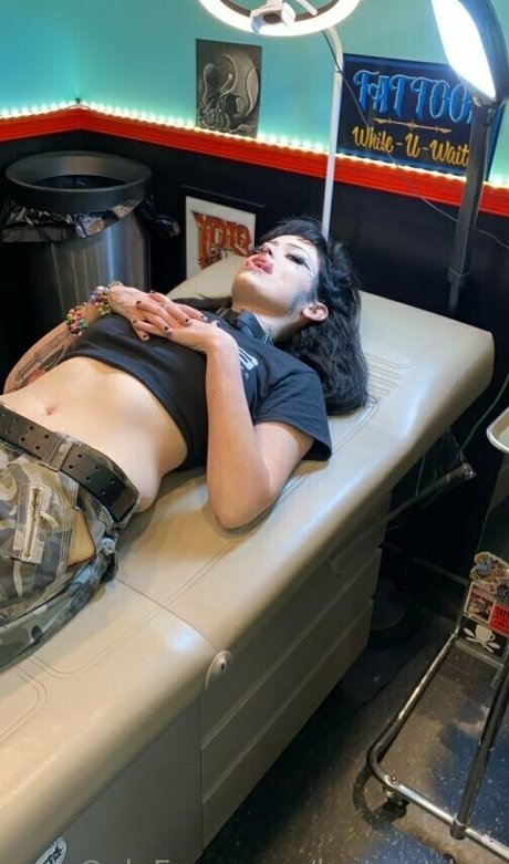 Lostwetdog model exclusive pics