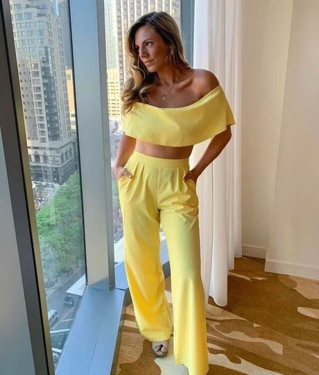 Annie Agar sex star pic