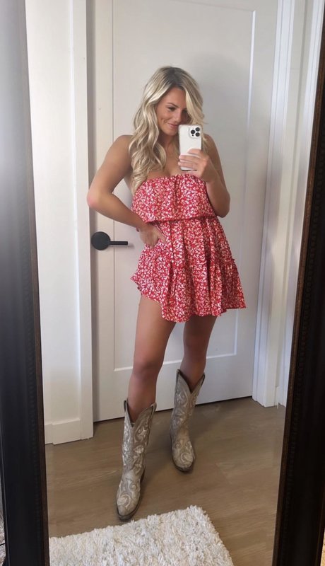 Annie Agar model pornographic image