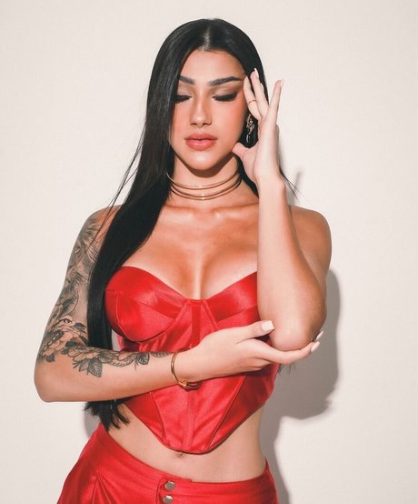 Bia Miranda perfect model pics