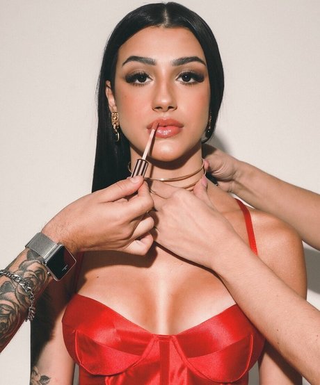 Bia Miranda art star images