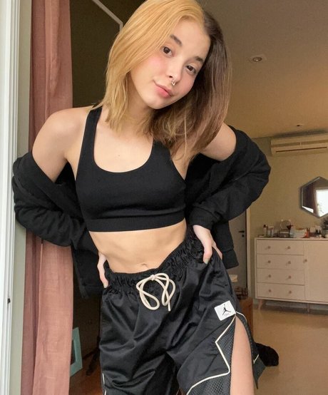 Thaiga model pretty images