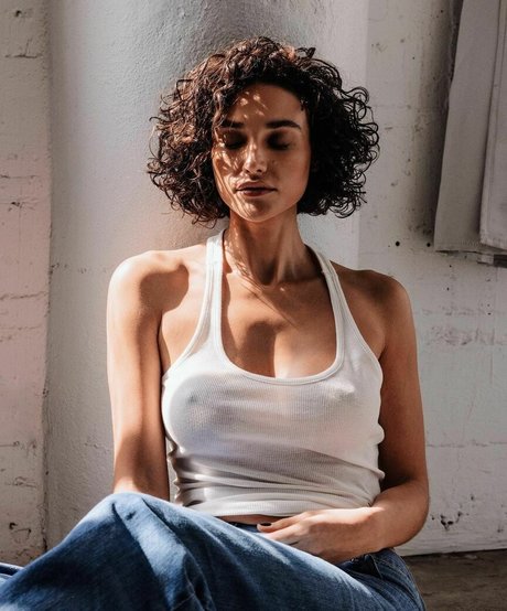 Debora Nascimento model naked photos