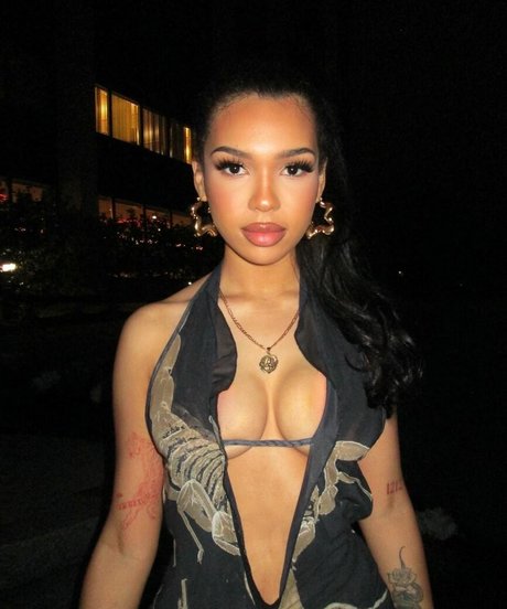 liseimy erotic pornstar image