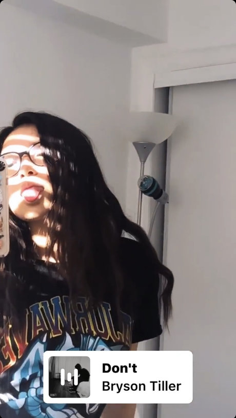 Fruitypoppin sexy actress pics