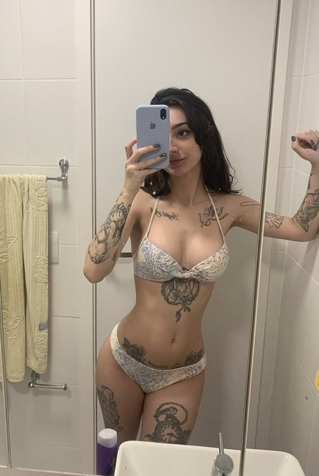 Caputile model best pic